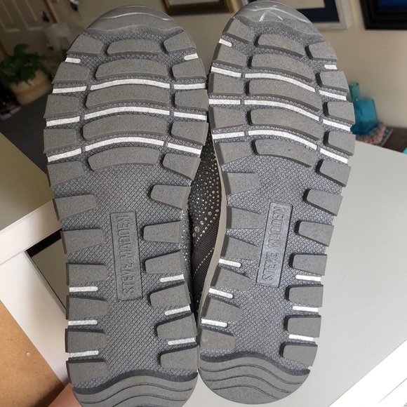 Steve Madden Sequined Slip On Sneakers - Picture 5 of 6